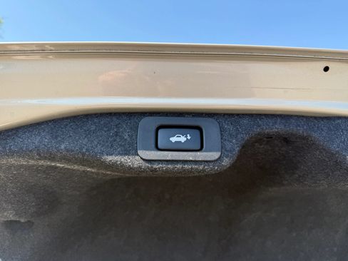 Used 2015 Lexus ES 350 w/ Ultra Luxury Package FWD image 12