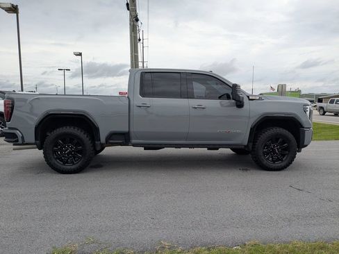Used 2025 GMC Sierra 2500 AT4 w/ AT4 Premium Plus Package AWD/4WD image 3