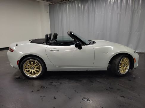Used 2019 MAZDA MX-5 Miata Sport image 10