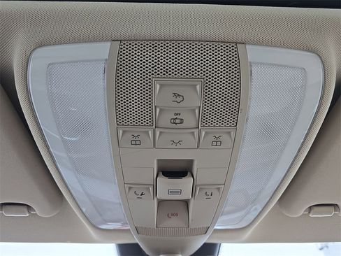 Used 2013 Mercedes-Benz GLK 350 4MATIC image 36