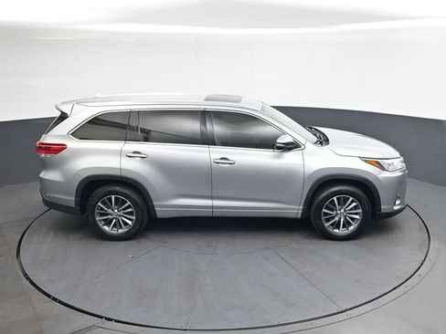 Used 2018 Toyota Highlander XLE FWD image 23