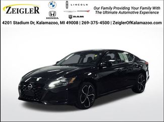 Used 2023 Nissan Altima 2.5 SR video 1
