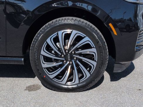 New 2026 Lincoln Navigator L Black Label AWD/4WD image 11
