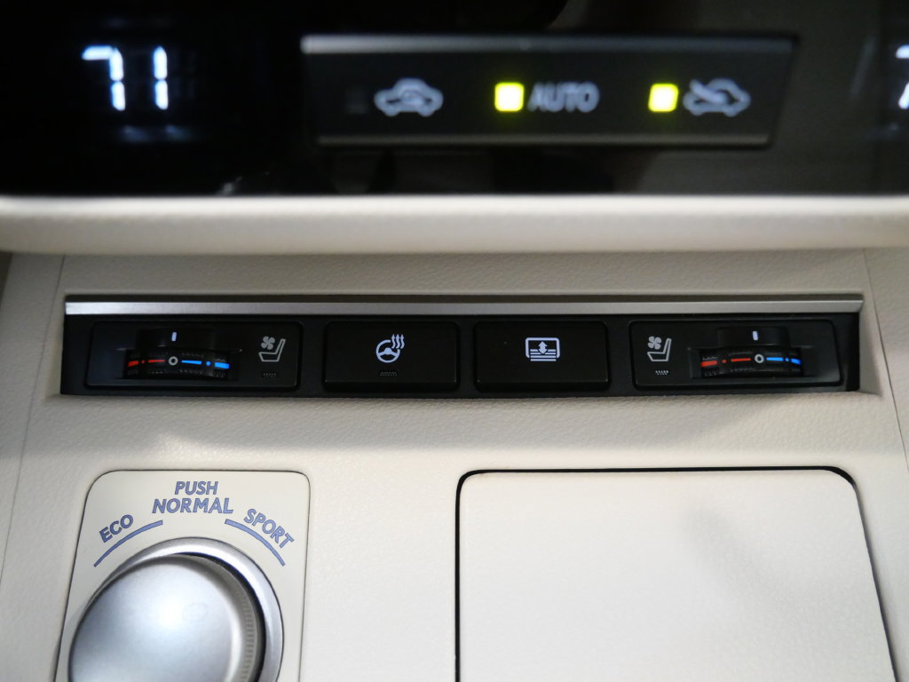 Used 2015 Lexus ES 350 w/ Ultra Luxury Package FWD image 30