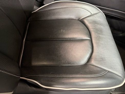 Used 2025 Chrysler Pacifica Limited FWD image 33