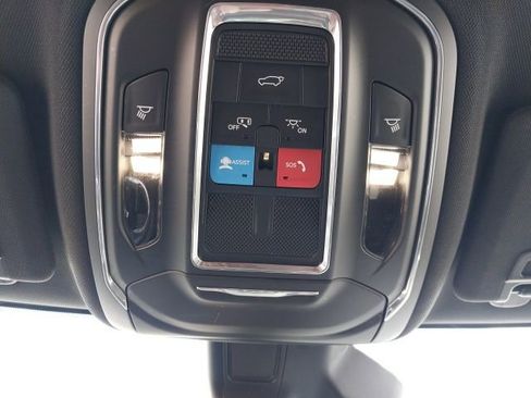 Used 2023 Jeep Grand Cherokee L Laredo image 17