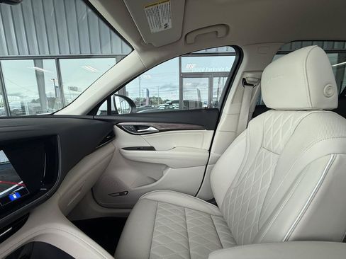 Used 2023 Buick Envision Avenir AWD/4WD image 27