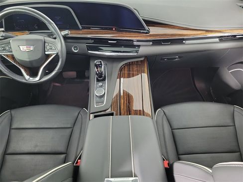 Certified 2023 Cadillac Escalade ESV Premium Luxury image 16
