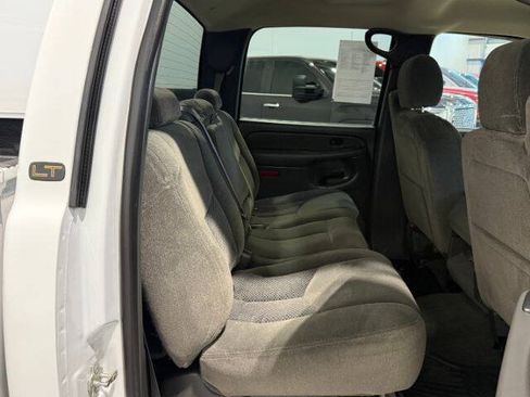 Used 2007 Chevrolet Silverado 2500 LT w/ Heavy-Duty Power Package AWD/4WD image 16