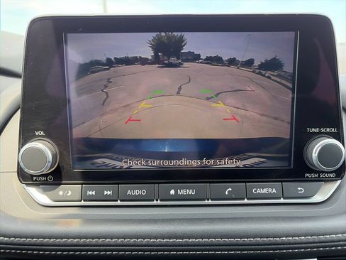 Used 2025 Nissan Rogue SV FWD image 12