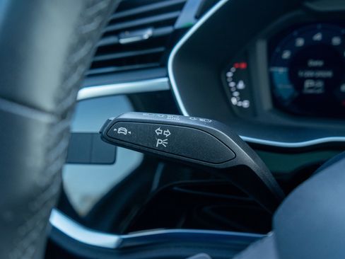 Used 2022 Audi Q3 2.0T Premium image 24