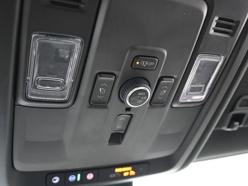 Used 2025 GMC Yukon Denali AWD/4WD image 27