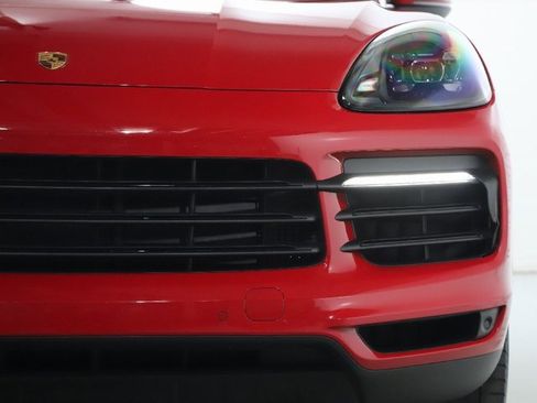 Used 2021 Porsche Cayenne Coupe image 40