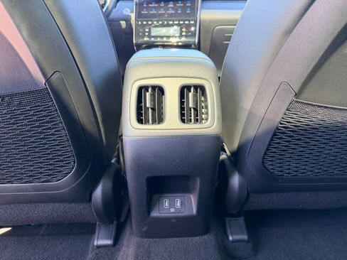 Used 2023 Hyundai Tucson Limited image 31