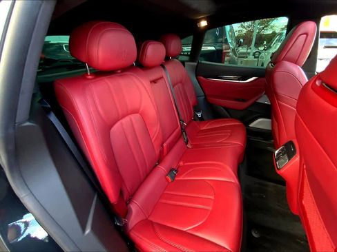 Used 2021 Maserati Levante S GranSport image 17