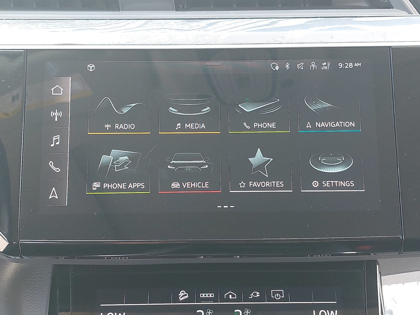 Used 2024 Audi Q8 e-tron Premium Plus AWD/4WD image 24