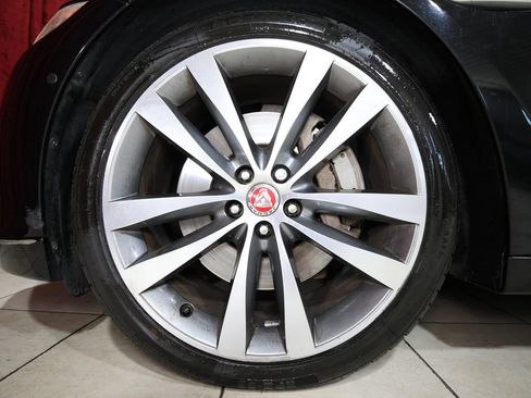 Used 2017 Jaguar XJ R-Sport AWD/4WD image 7