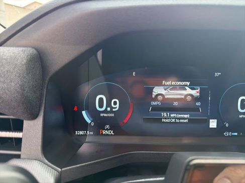 Used 2025 Ford Explorer ST-Line image 27