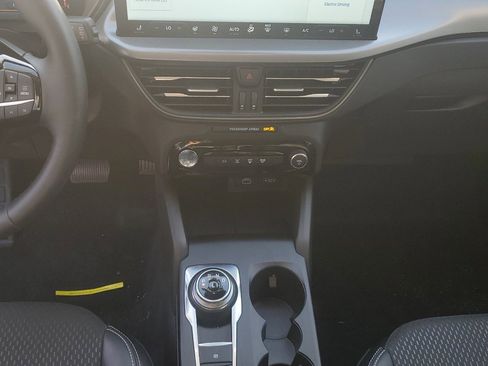 Certified 2025 Ford Escape Base image 9