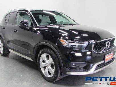 Used 2021 Volvo XC40 T5 Momentum