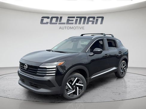 New 2026 Nissan Kicks SV w/ Cold Weather Package FWD image 1