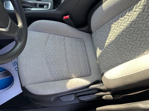 Used 2022 Chevrolet Equinox LS image 24