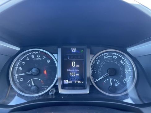 Certified 2022 Toyota Tacoma SR5 AWD/4WD image 16