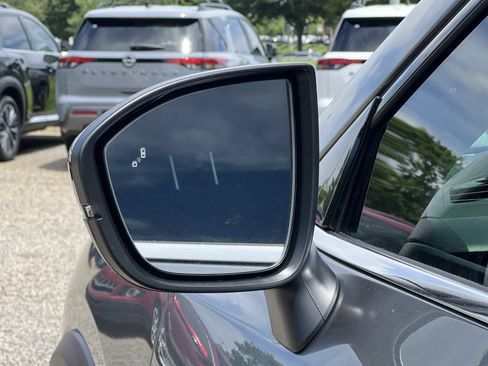 New 2026 Nissan Pathfinder Platinum FWD image 25