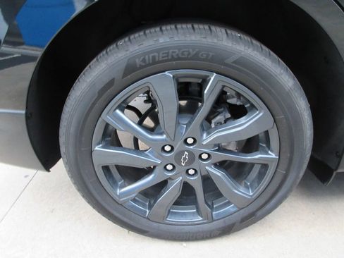 Certified 2022 Chevrolet Equinox RS w/ Infotainment Package FWD image 9