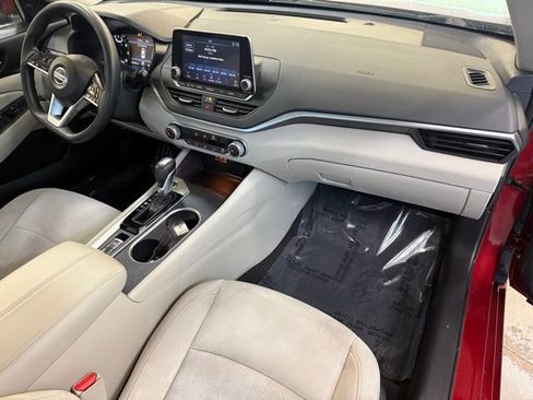 Used 2022 Nissan Altima 2.5 SV image 17