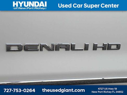 Used 2018 GMC Sierra 2500 Denali w/ Duramax Plus Package AWD/4WD image 13