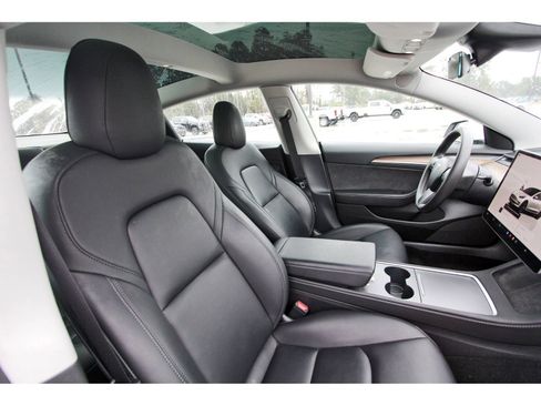Used 2023 Tesla Model 3 Standard Range image 24