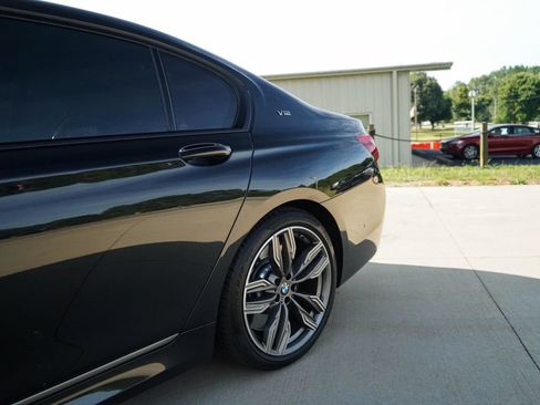 Used 2019 BMW M760i xDrive w/ Luxury Rear Seating Package AWD/4WD image 24