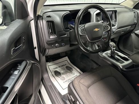 Used 2022 Chevrolet Colorado LT w/ Fleet Safety Package image 6