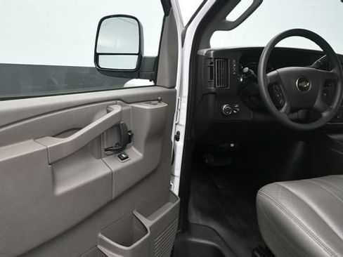 Used 2024 Chevrolet Express 3500 LS RWD image 21