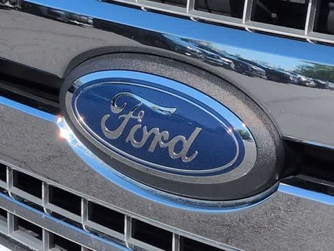 Used 2020 Ford F150 XLT w/ Equipment Group 302A Luxury AWD/4WD image 12