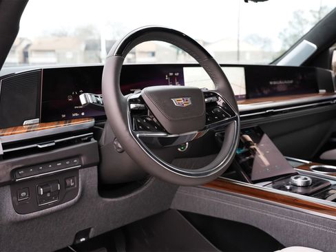 Certified 2025 Cadillac Escalade ESV Sport Platinum w/ LPO, ONYX Package image 18