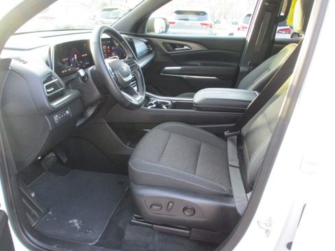 Certified 2025 Chevrolet Traverse LT image 11