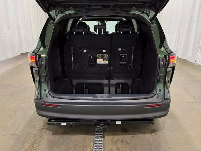 Certified 2026 Toyota Sienna XLE Woodland Edition AWD/4WD image 13