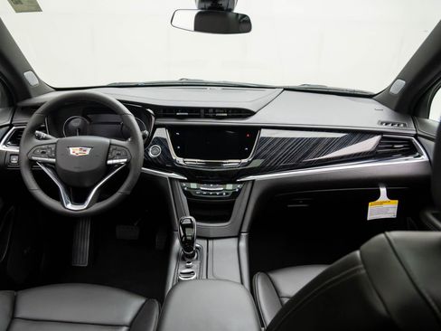 New 2025 Cadillac XT6 Premium Luxury image 13