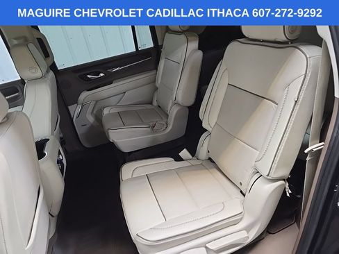 Used 2023 GMC Yukon XL Denali AWD/4WD image 33