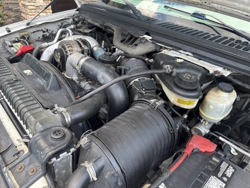 Used 2005 Ford F350 XLT image 24