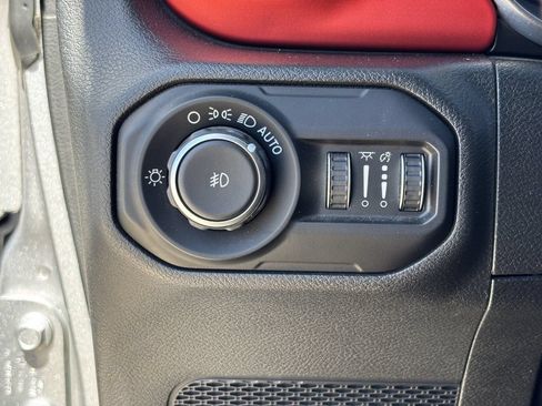 Used 2019 Jeep Wrangler Unlimited Rubicon AWD/4WD image 30