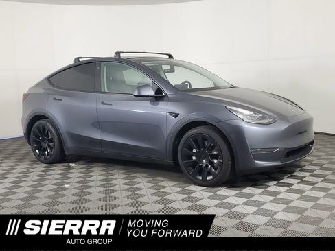 Used 2021 Tesla Model Y Long Range image 1