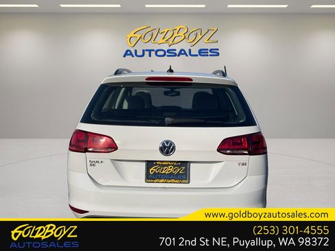 Used 2017 Volkswagen Golf SE image 5