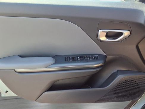 New 2026 Kia K4 LXS image 13