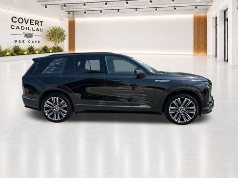 Used 2026 Cadillac Vistiq Luxury w/ LPO, Floor Liner Package AWD/4WD image 12