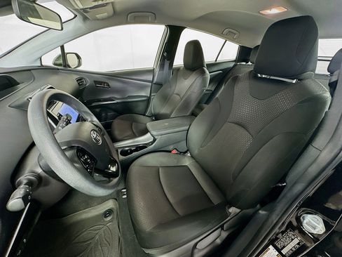 Used 2021 Toyota Prius LE image 13