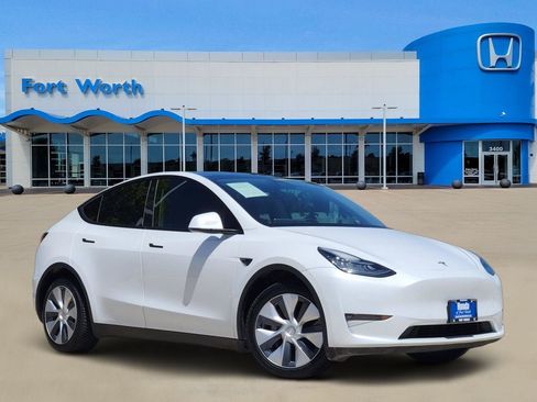 Used 2022 Tesla Model Y Long Range AWD/4WD image 1