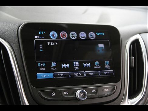 Used 2018 Chevrolet Equinox Premier FWD image 10
